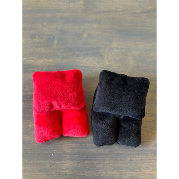 Among Us Mini 4" Plush Toy Squeaky Spacesuit Red And Black - Picture 2 of 3